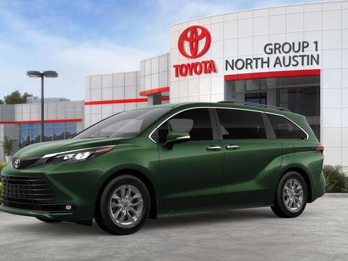 New 2026 Toyota Sienna XLE image 2