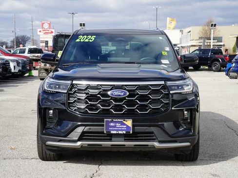 Certified 2025 Ford Explorer Platinum w/ LUX Leather Package AWD/4WD image 2