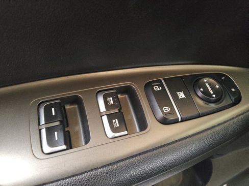 Used 2020 Kia Optima S FWD image 27