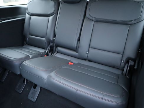 New 2025 Ford Expedition Active image 16