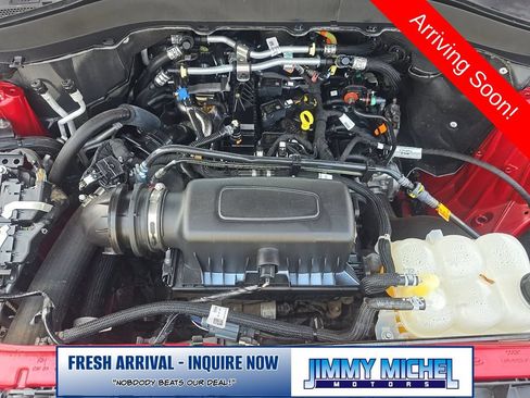 Used 2024 Ford Explorer XLT w/ Equipment Group 202A AWD/4WD image 5