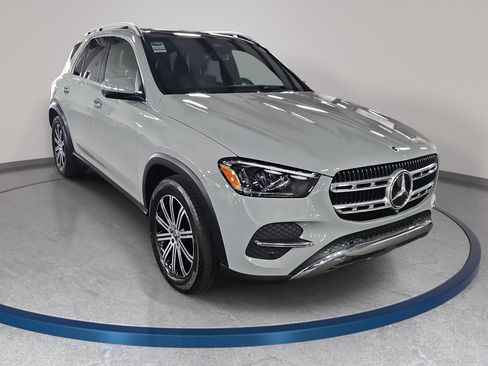 Used 2024 Mercedes-Benz GLE 350 4MATIC image 3