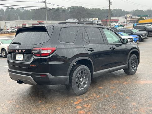 New 2026 Honda Pilot TrailSport image 4