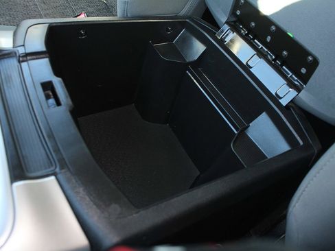 Used 2018 RAM 1500 Classic SLT image 27