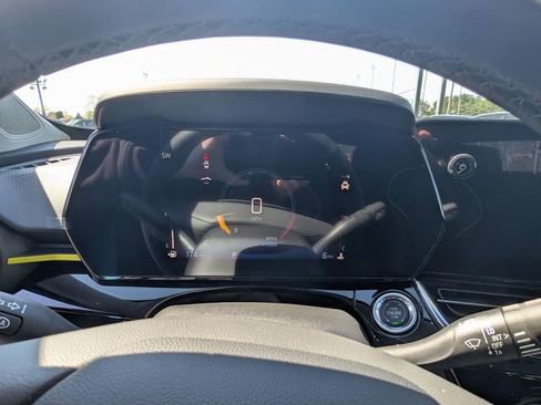 New 2026 Chevrolet Trax ACTIV w/ Sunroof Package FWD image 18
