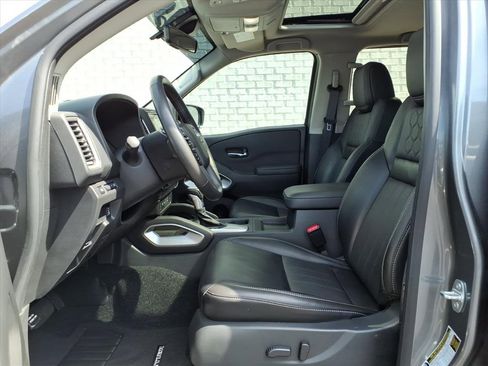 Used 2024 Nissan Frontier SL w/ Technology Package image 12