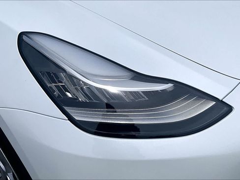 Used 2023 Tesla Model Y Long Range AWD/4WD image 31