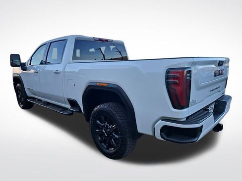 Used 2024 GMC Sierra 3500 AT4 image 5
