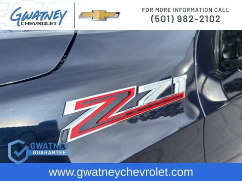 Used 2024 Chevrolet Suburban Z71 w/ Luxury Package AWD/4WD image 9