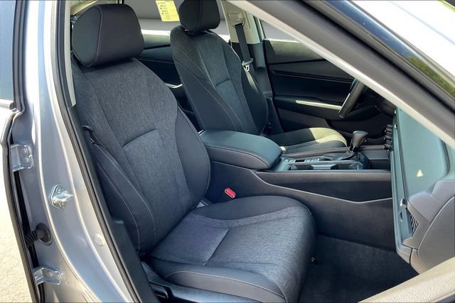 Used 2025 Honda Accord SE image 31