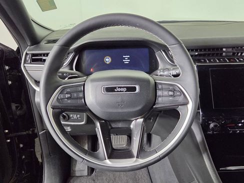 Used 2023 Jeep Grand Cherokee L Laredo AWD/4WD image 17