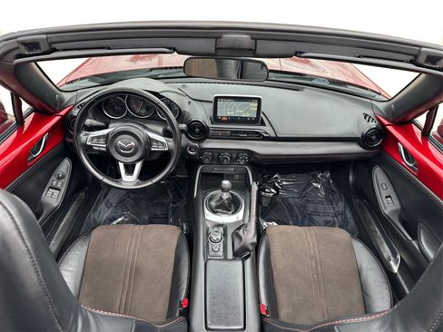 Used 2016 MAZDA MX-5 Miata Club image 25