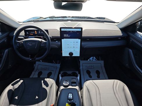 Used 2024 Ford Mustang Mach-E Premium image 9