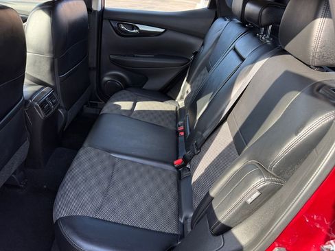 Used 2022 Nissan Rogue Sport SV w/ Technology Package image 28