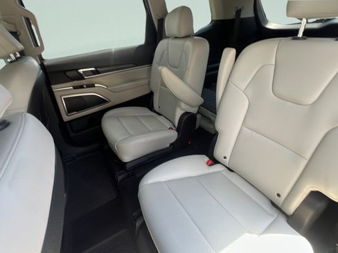 Certified 2023 Kia Telluride S w/ S Sunroof Package FWD image 13