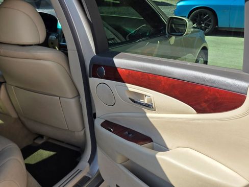 Used 2011 Lexus LS 460 w/ Luxury Value Edition RWD image 15