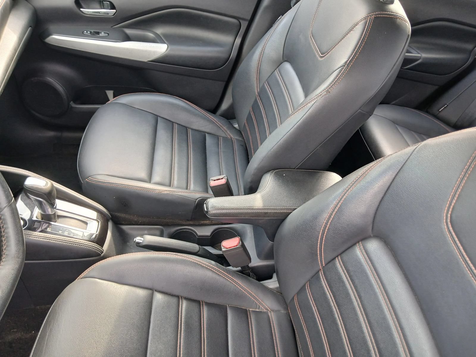 Used 2020 Nissan Kicks SR w/ SR Premium Package FWD image 8