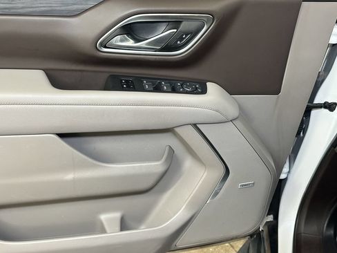 Used 2024 GMC Yukon SLT w/ SLT Luxury Package AWD/4WD image 27