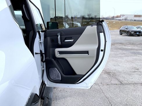 New 2026 GMC Hummer EV SUV image 17