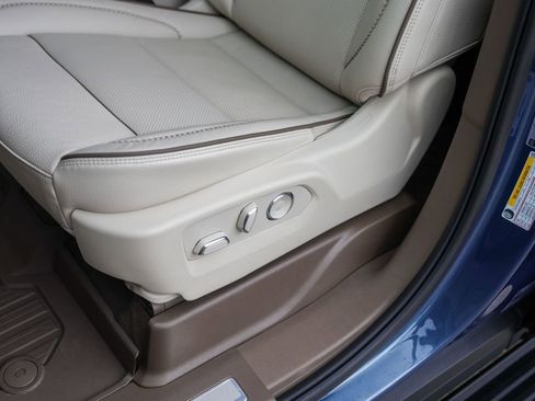 Used 2026 GMC Yukon Denali w/ Denali Reserve Package image 11