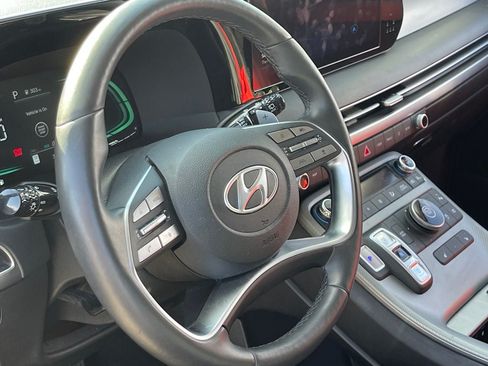 Used 2025 Hyundai Palisade SEL FWD image 8