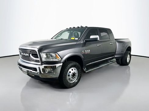 Used 2017 RAM 3500 Laramie Longhorn image 3