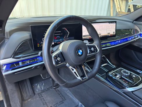Used 2025 BMW 740i w/ Premium Package RWD image 14