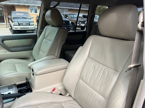 Used 2006 Toyota Land Cruiser image 35