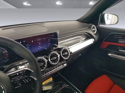 New 2024 Mercedes-Benz GLB 250 image 21