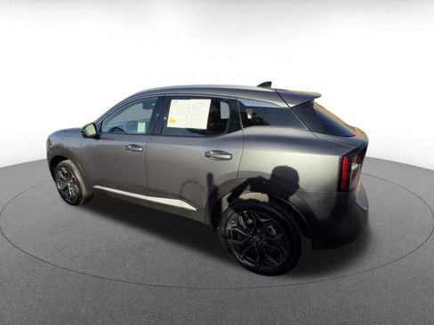 Used 2026 Nissan Kicks SR FWD image 10