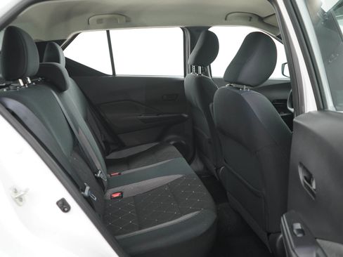 Used 2019 Nissan Kicks S FWD image 12