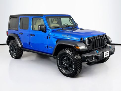 Used 2023 Jeep Wrangler Unlimited w/ Cold Weather Group AWD/4WD image 2