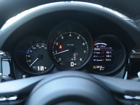 Certified 2026 Porsche Macan AWD/4WD image 19