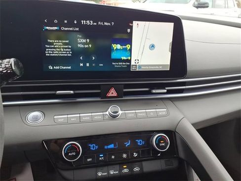 Used 2024 Hyundai Elantra SEL image 17