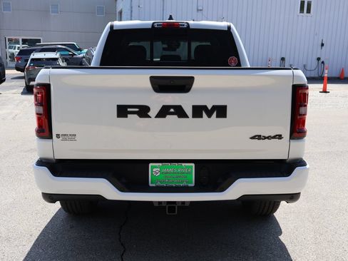 New 2026 RAM 1500 Express AWD/4WD image 29