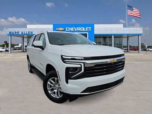 New 2026 Chevrolet Suburban LS RWD image 1