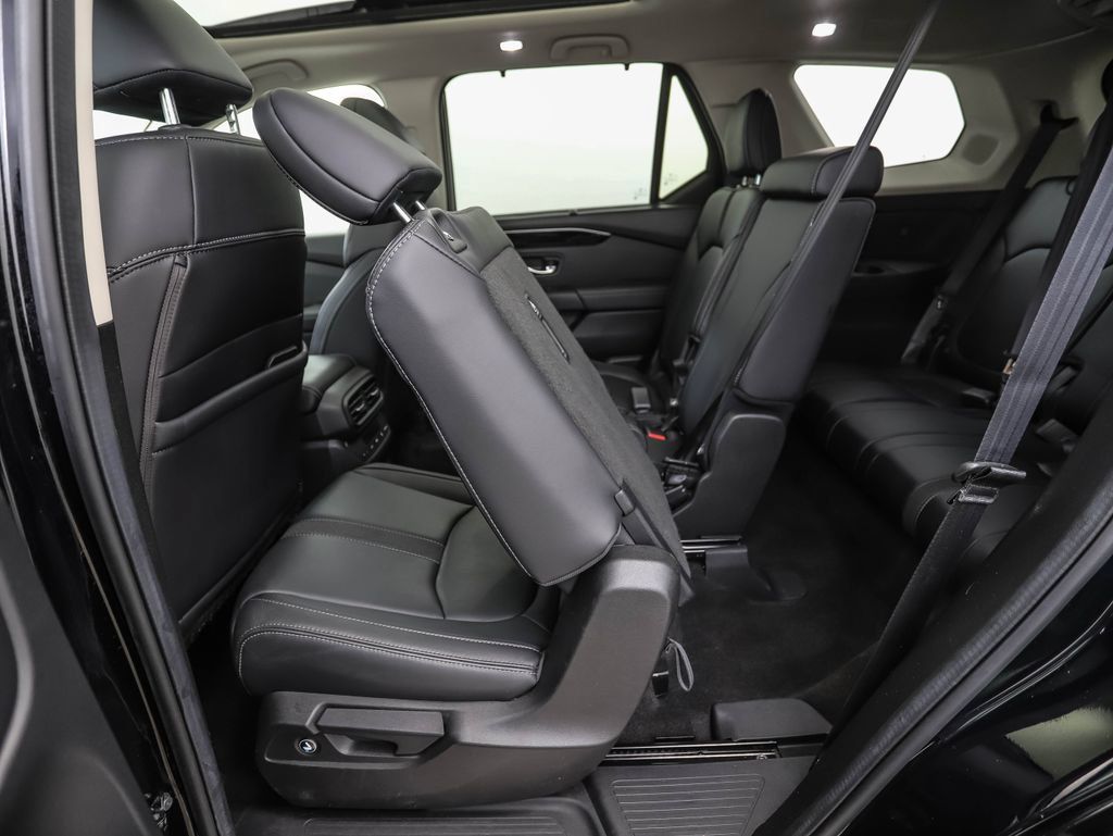Used 2023 Honda Pilot Touring image 24
