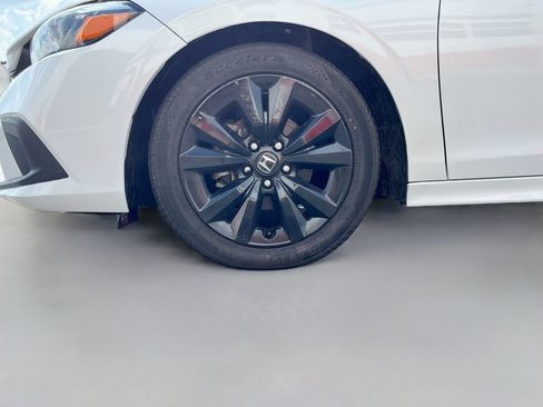 Used 2024 Honda Civic EX image 32