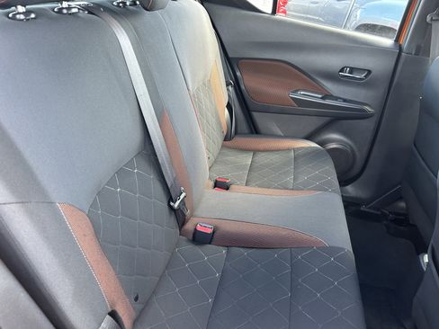 Used 2019 Nissan Kicks SR image 12
