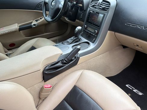 Used 2006 Chevrolet Corvette Coupe w/ Preferred Equipment Group RWD image 14