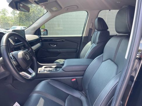 Used 2025 Honda Pilot EX-L image 12