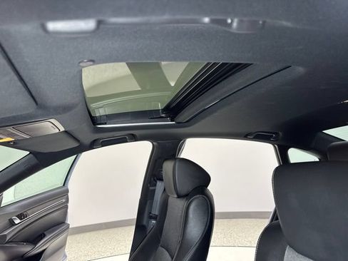 Used 2022 Honda Accord Sport image 2