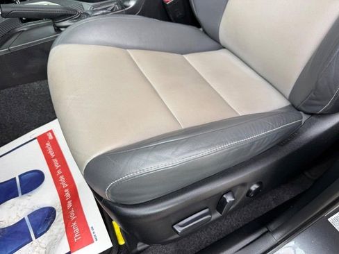 Used 2015 Toyota RAV4 Limited w/ Technology Package AWD/4WD image 17