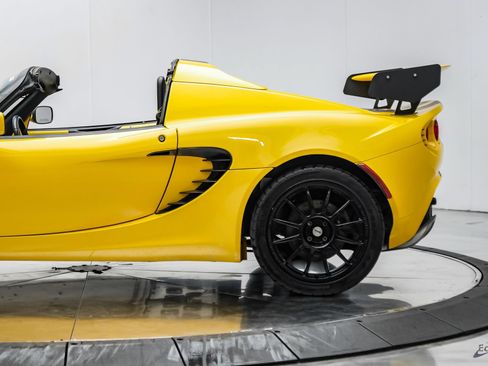 Used 2005 Lotus Elise RWD image 11