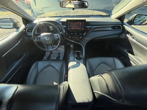 Used 2021 Toyota Camry SE FWD image 14