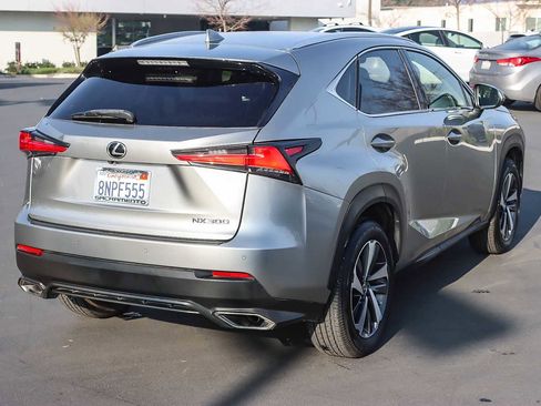 Used 2019 Lexus NX 300 image 4