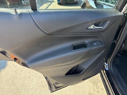 Used 2022 Chevrolet Equinox LT image 17