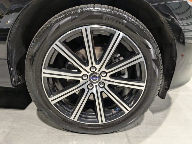 Used 2017 Volvo XC60 T6 Inscription w/ Climate Package AWD/4WD image 19