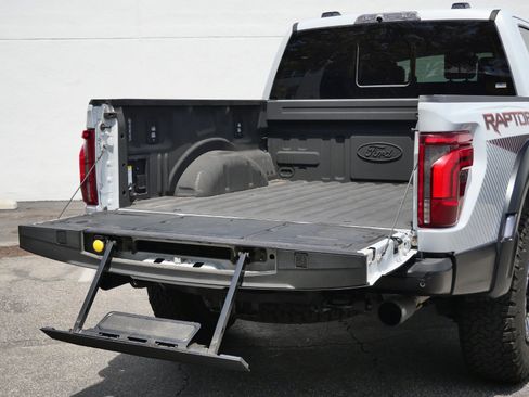 Used 2025 Ford F150 Raptor AWD/4WD image 25