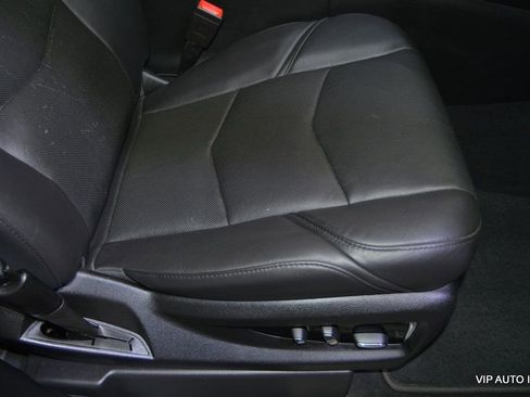 Used 2018 Cadillac Escalade Premium Luxury image 18